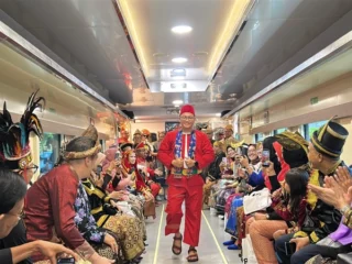 Hari Kereta Api ke-80, KAI Daop 8 Surabaya Catatkan 2 Rekor MURI