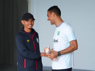 Persipura Tekuk Persela Lamongan Meski Kalah di Babak Pertama