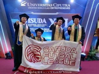 Wisudawan Universitas Ciputra Surabaya Dirikan Garuda Futsal League, Cetak Atlet Muda