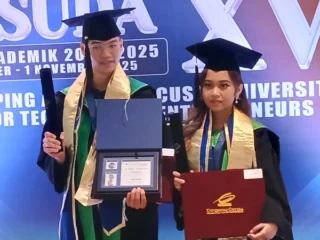 2 Wisudawan UC Ubah Tugas Kuliah Jadi Ekosistem Kreator Digital