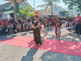Meriah, Karnaval Kemerdekaan HUT ke-81 RI di Pundut Trate Gresik